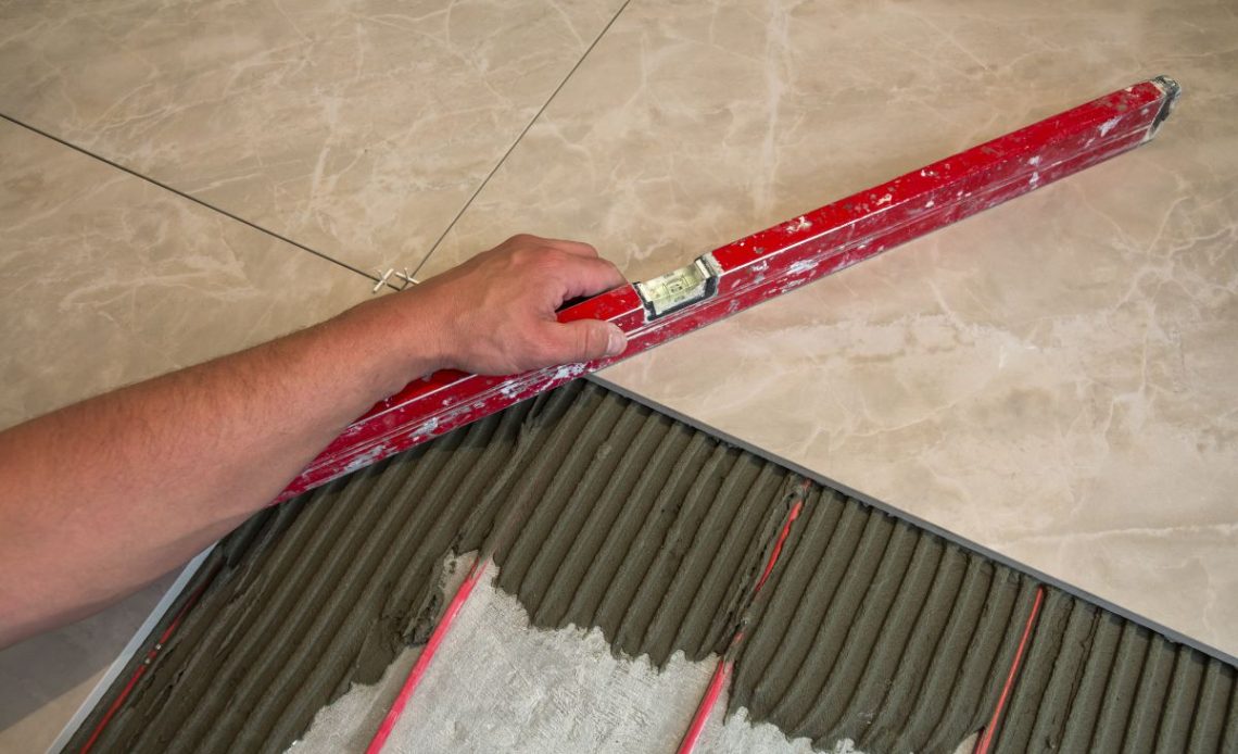 Klej do płytek na ogrzewanie podłogowe