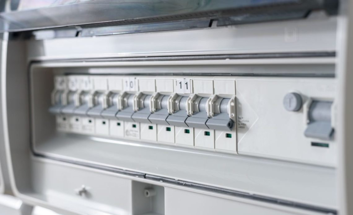 Jak udowodnić przepięcie