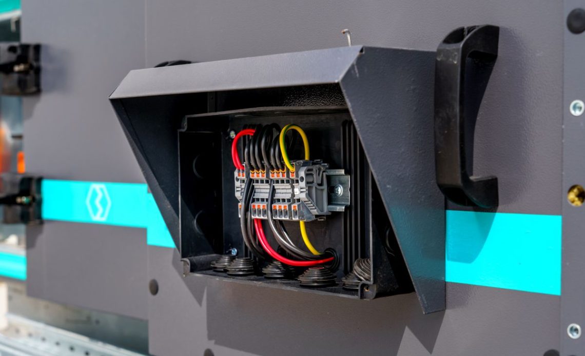 Jak z 3 faz zrobić 1