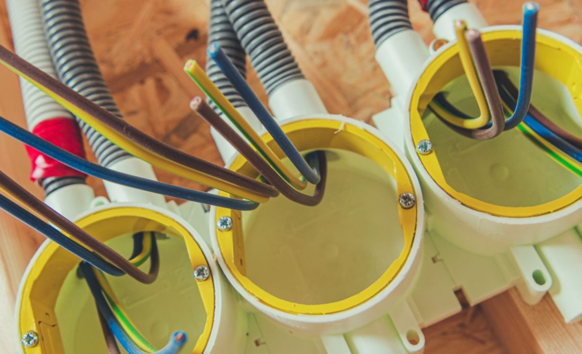 Jak zaślepić puszkę elektryczną